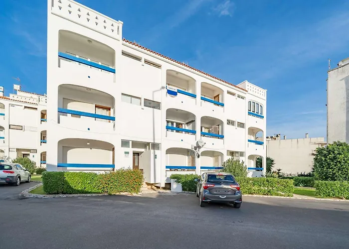 Sunlit Balcony & Open Space Flat By Hostwise Daire Albufeira