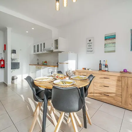 Sunlit Balcony & Open Space Flat By Hostwise * Albufeira