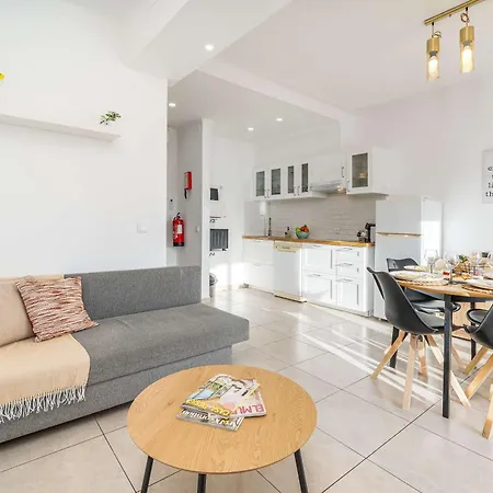 Sunlit Balcony & Open Space Flat By Hostwise Albufeira