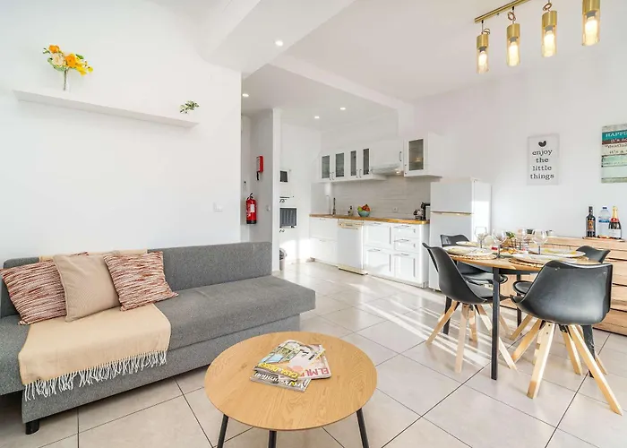 Sunlit Balcony & Open Space Flat By Hostwise Albufeira